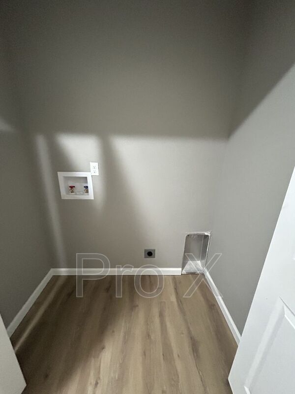 Building Photo - 716 Columbus St