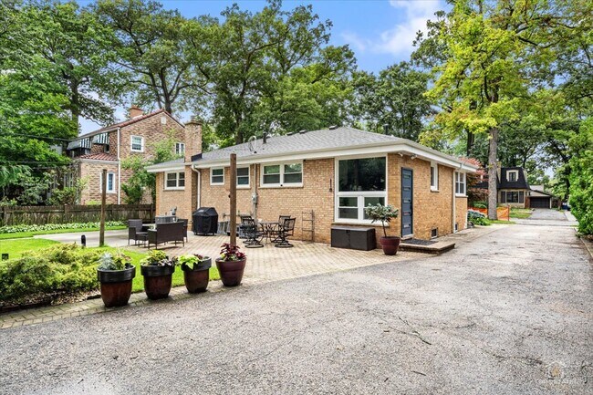 Building Photo - 3521 Forest Ave