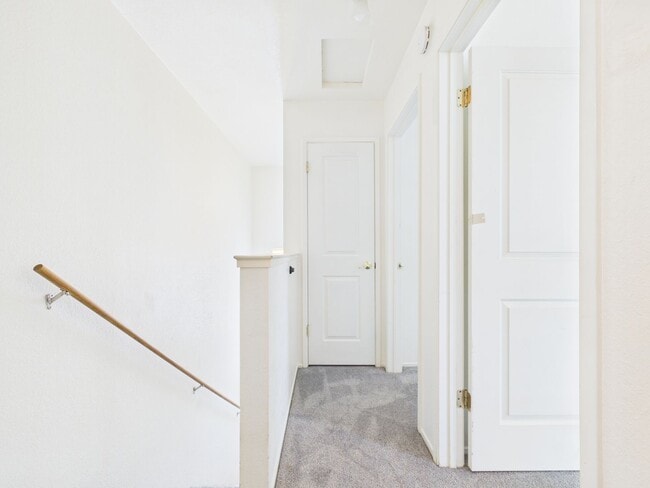 Building Photo - Sumaya Condo 2 Bed/2 bath with Fireplace. Includes washer and dryer