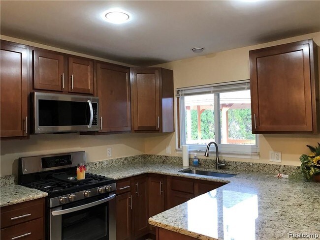 Building Photo - 35984 Scone St