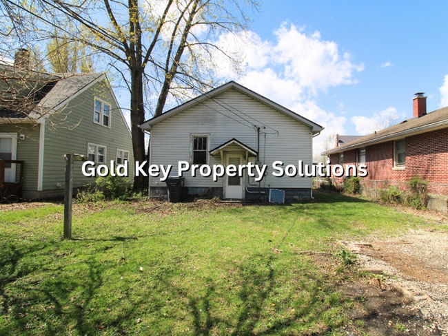 Building Photo - 2 BR 1 BA House with New Flooring and Paint (SECTION 8 APPROVED)