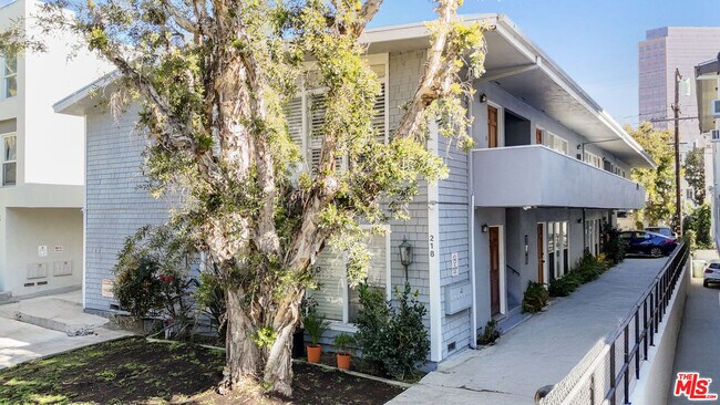 Building Photo - 218 S Gale Dr