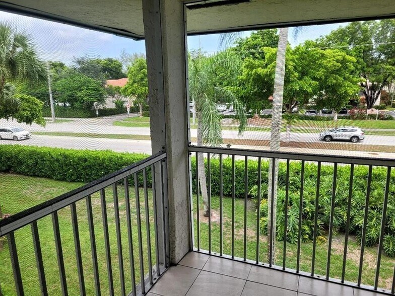 Primary Photo - 3000 Riverside Dr