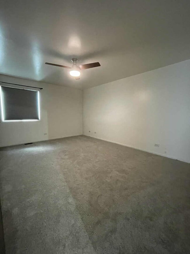 Building Photo - 211 E Oneida Ave