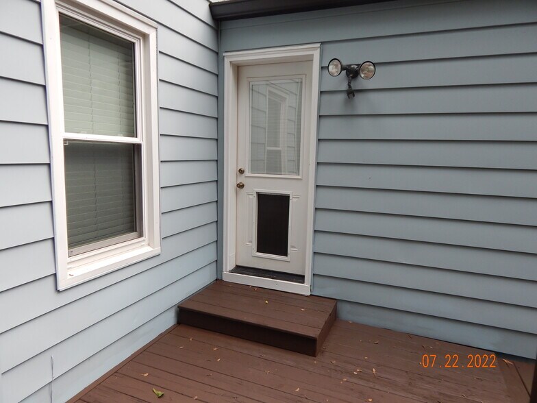 Building Photo - 1449 Mimosa Cir SE