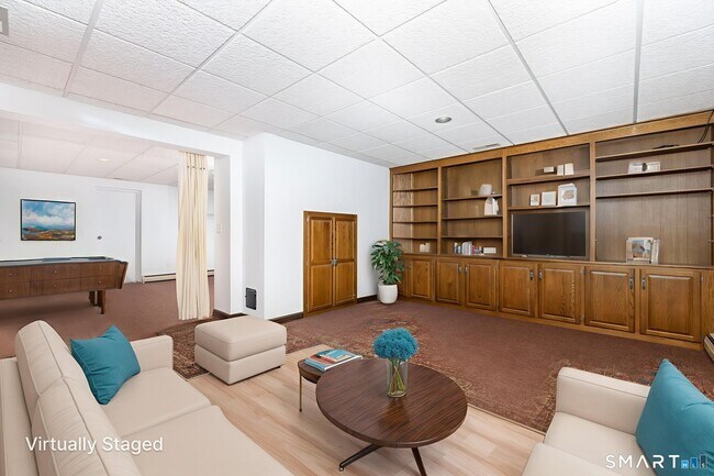 Building Photo - 428 Maple St