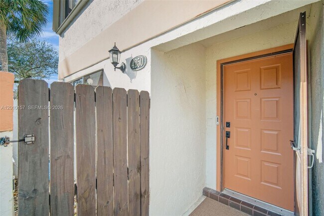 Building Photo - 4250 SW 70th Terrace