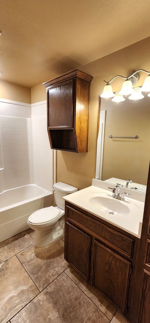 Building Photo - Beautiful 2 bed/2 bath near Clear Creek gate Available 8/13