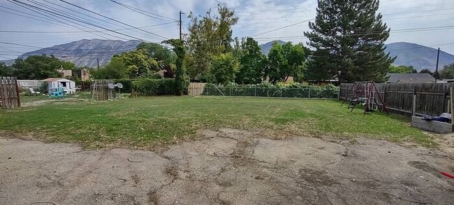 Building Photo - Quaint Provo Basement Apartment w lots of ...