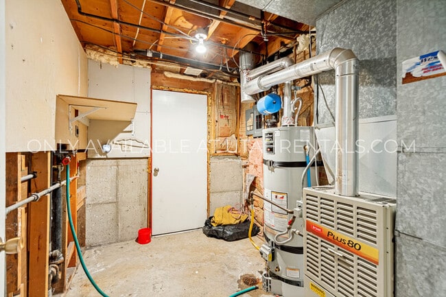 Building Photo - 262 1165 N
