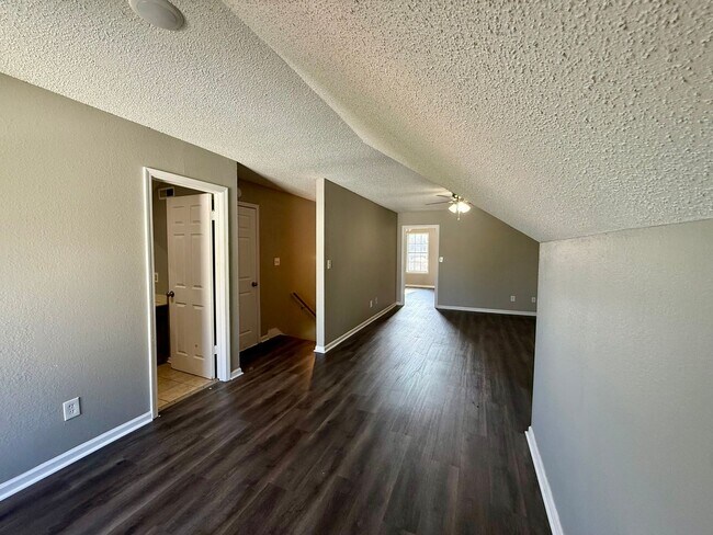 Building Photo - 2516 Glenn Pl