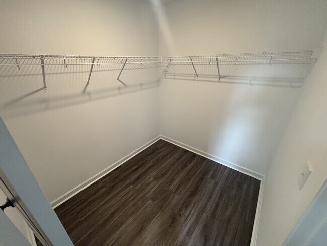 Building Photo - 612 S Blackmon St
