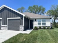 Building Photo - 620-622 Fall Meadow