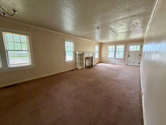Building Photo - 3 Bedroom and 1 Bathroom Home for rent in Shawnee