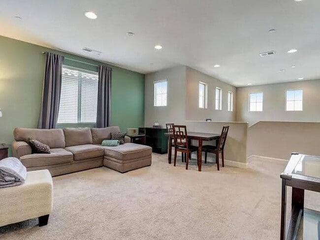 Building Photo - 445 Adobe Estates Dr