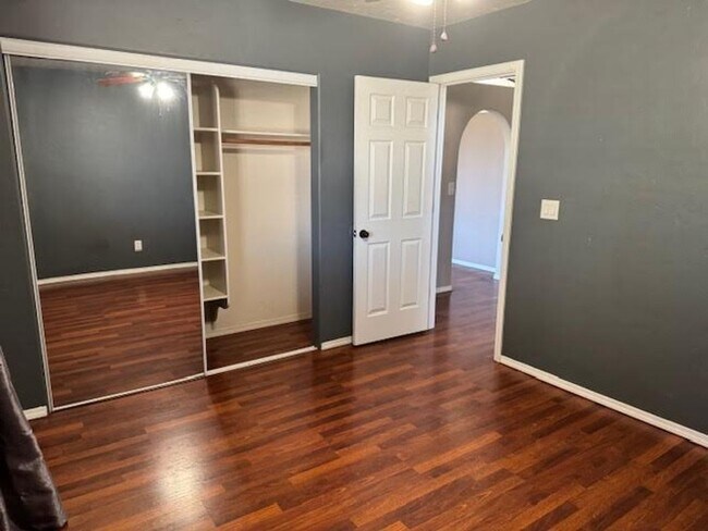 Building Photo - Cute 3 Bedroom 2 Bath 2 Car Garage Home in "Prescott Valley"