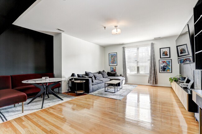 Building Photo - 1726 Aliceanna St