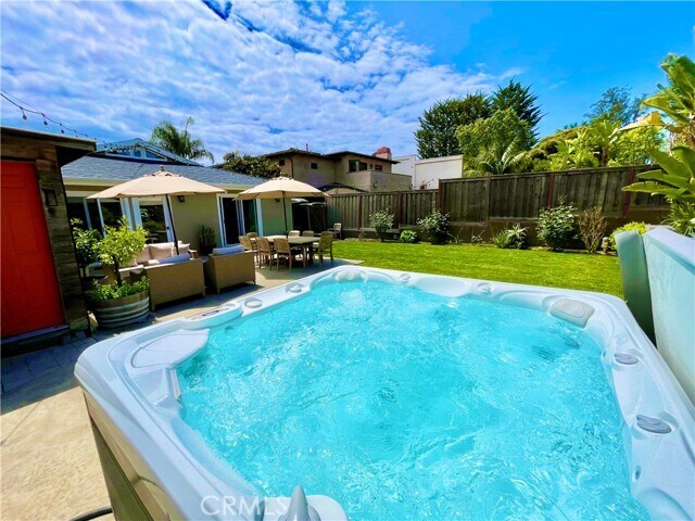 Building Photo - 314 W Avenida Valencia