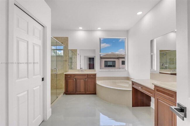 Building Photo - 15699 SW 54th Ct
