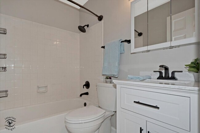 Building Photo - 30W181 Foxboro Ct
