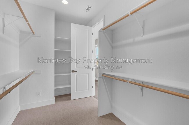Building Photo - 240 Bungalow Dr