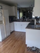 Building Photo - 230 Sunview Dr