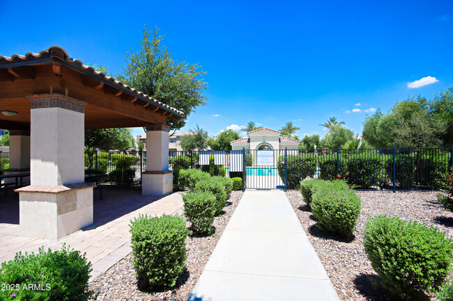 Building Photo - 4116 S Greythorne Way