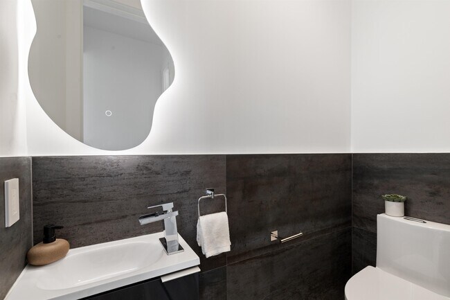 Building Photo - 80 Hackensack Plank Rd