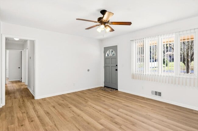 Building Photo - 4225 Cottage Ln