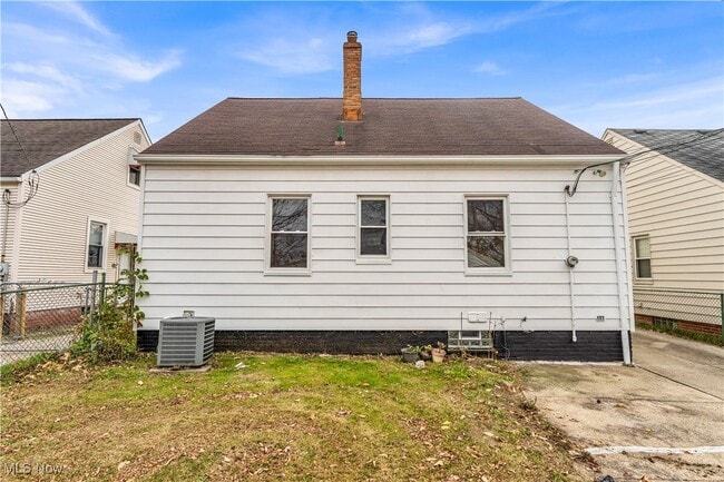 Building Photo - 14705 Krems Ave