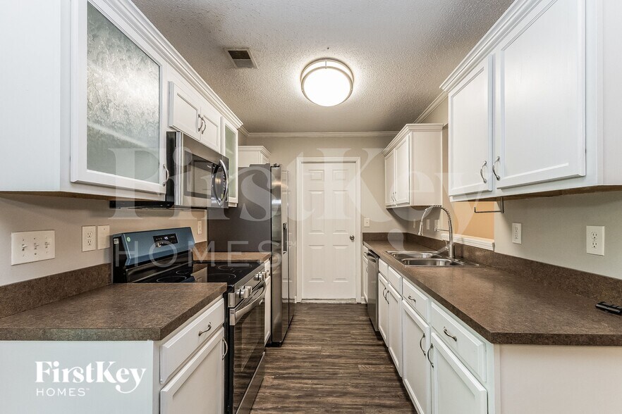 Building Photo - 423 Aberdeen Cir