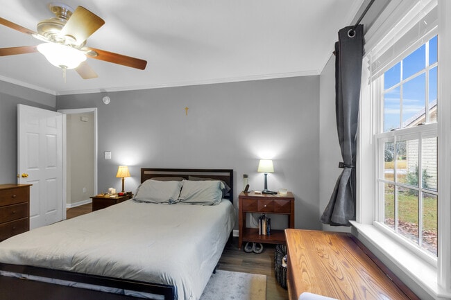 Building Photo - 158 Oakley Dr