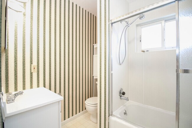 Building Photo - 6910 Brint Rd