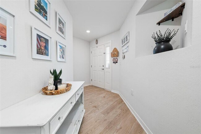 Building Photo - 355 Lily Ln