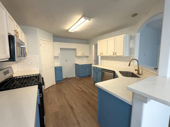 Building Photo - 6519 Gorton Dr