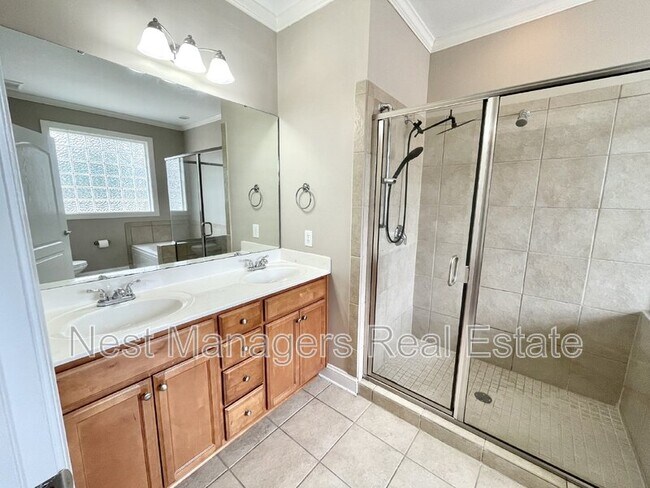 Building Photo - 1922 Harcourt Cir