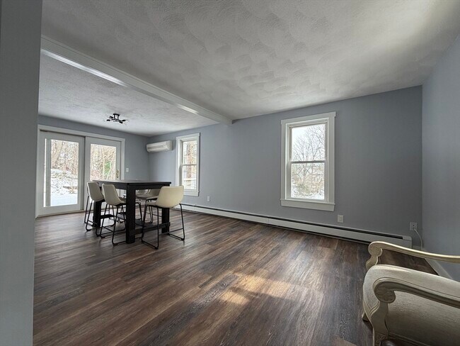 Building Photo - 12 Community Way