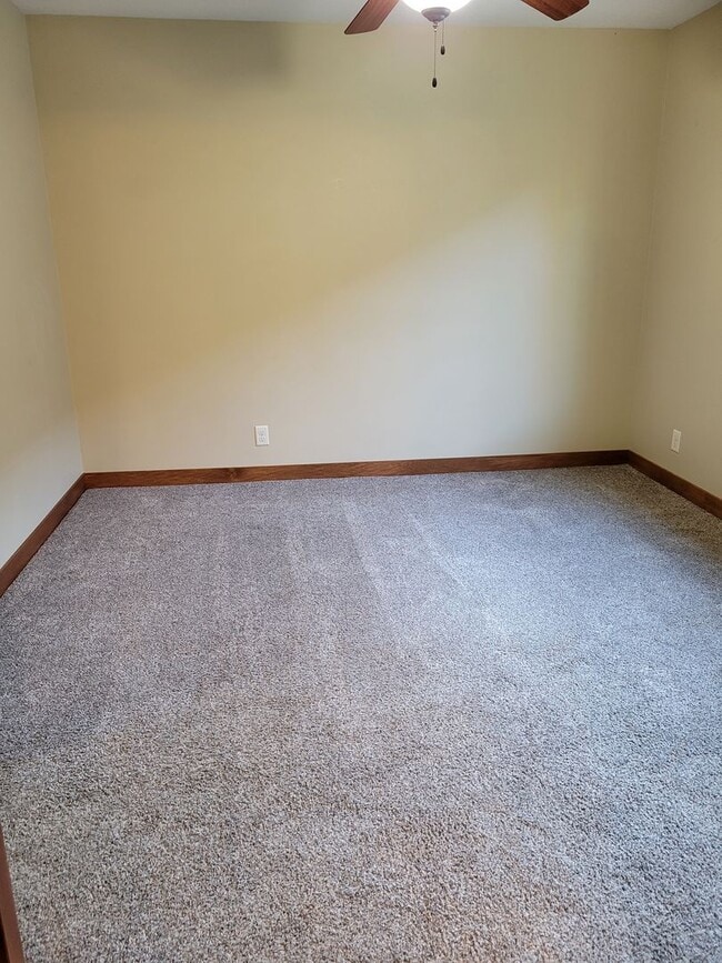 Building Photo - One Level Townhouse