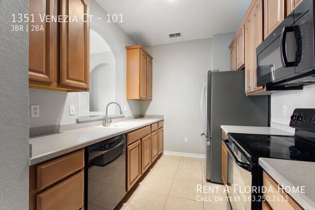 Building Photo - 1351 Venezia Ct