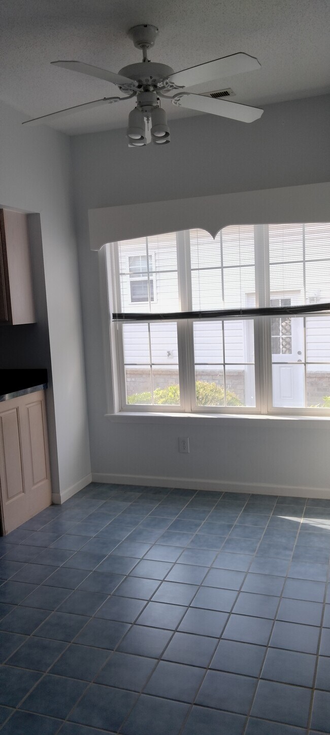 Building Photo - 294 Ravennaside Dr NW