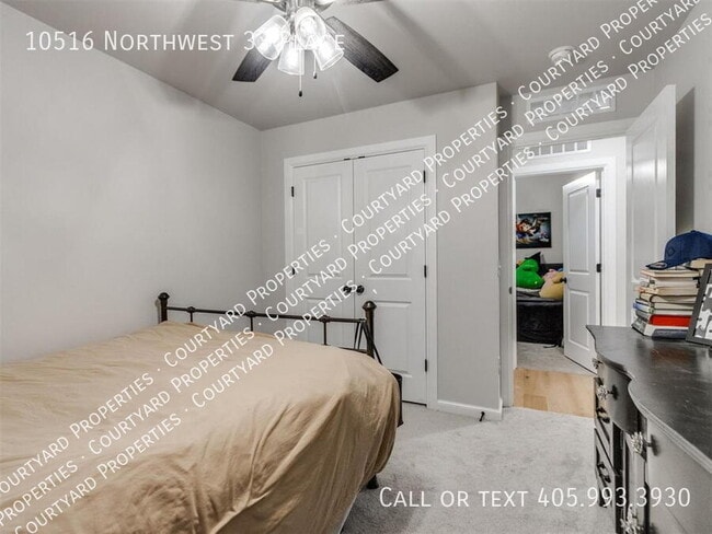 Building Photo - 10516 NW 33rd Pl