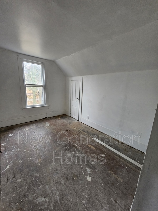 Building Photo - 1913 E Prairie Ave