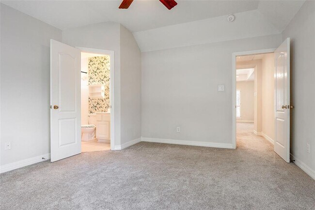 Building Photo - 5534 Chesapeake Pl