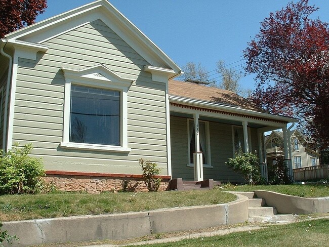 Building Photo - 687 E 4th Ave