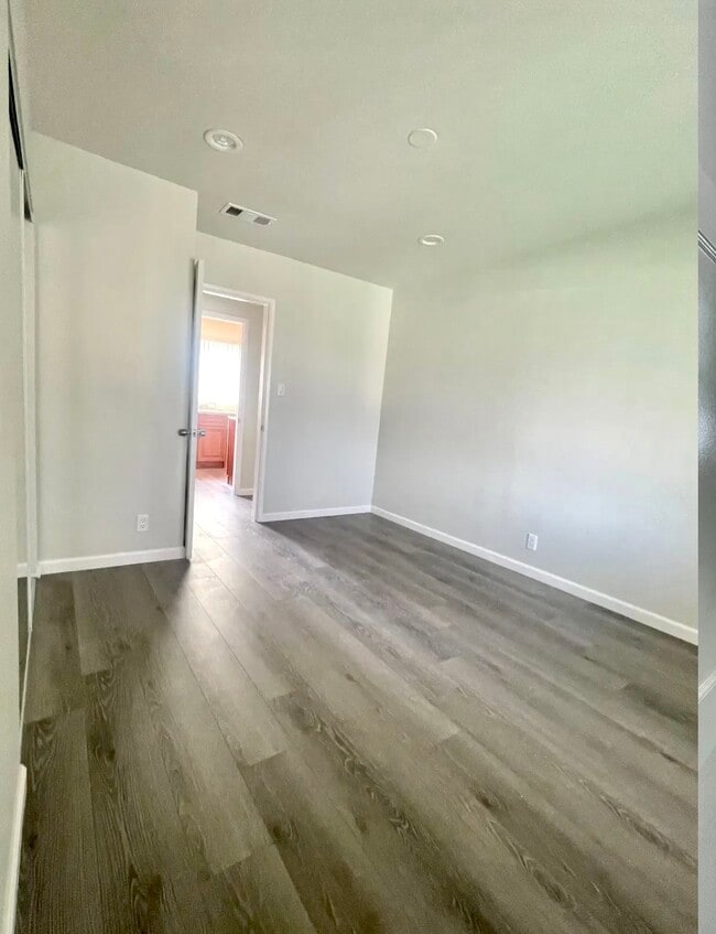 Building Photo - 7949 Clearfield Ave