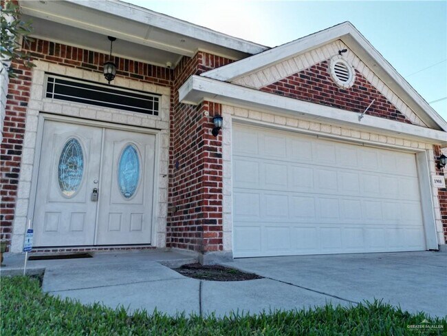 Building Photo - 31 Butkus Dr