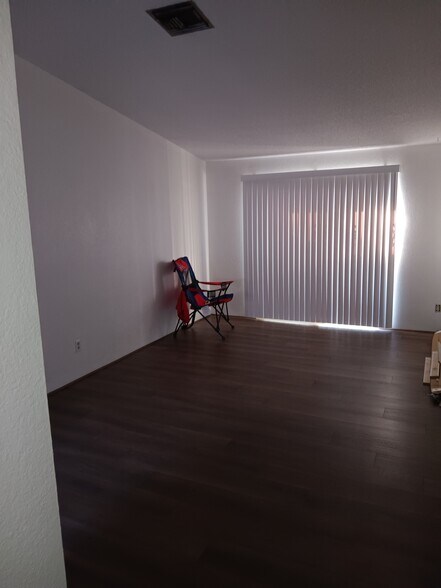 Building Photo - 2511 N Fair Oaks Ave
