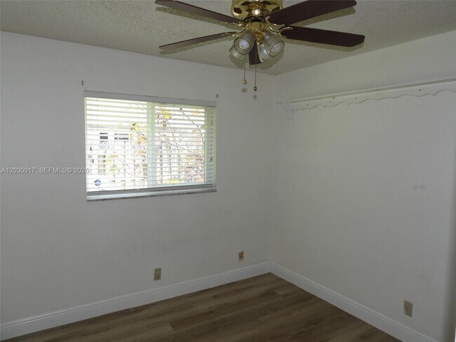 Building Photo - 9331 NW 33rd Manor
