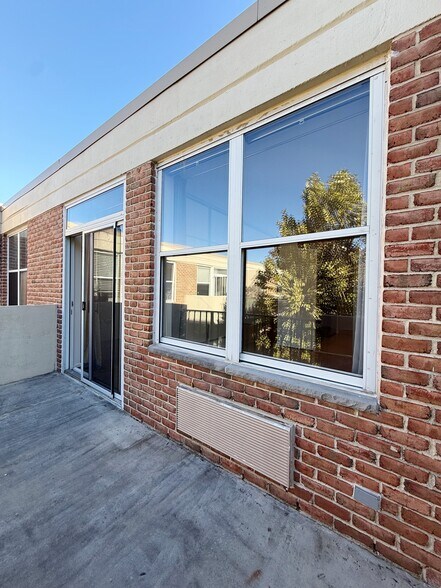 Building Photo - 200 Grand Cove Way