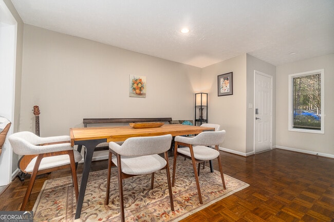 Building Photo - 302 Cedar Chase Cir NE